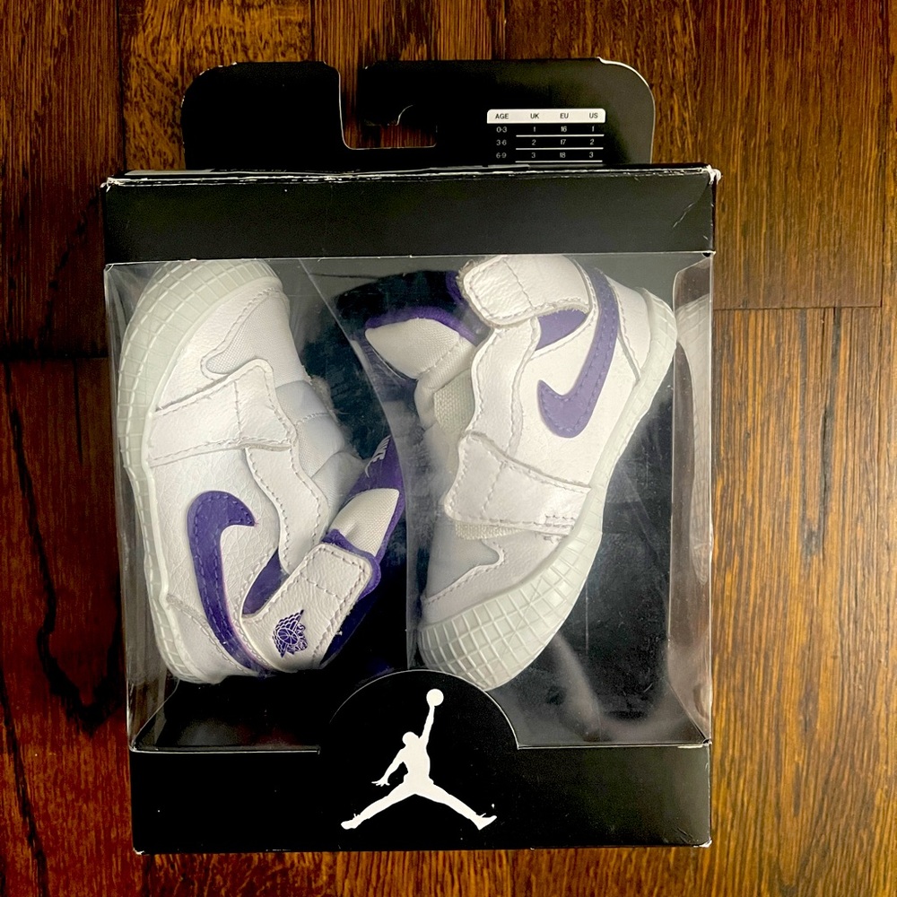 Air Jordan 1 size 3 crib booties